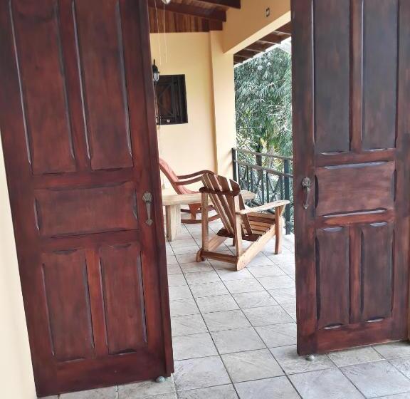 高级家庭房间, Mango Moon Villa