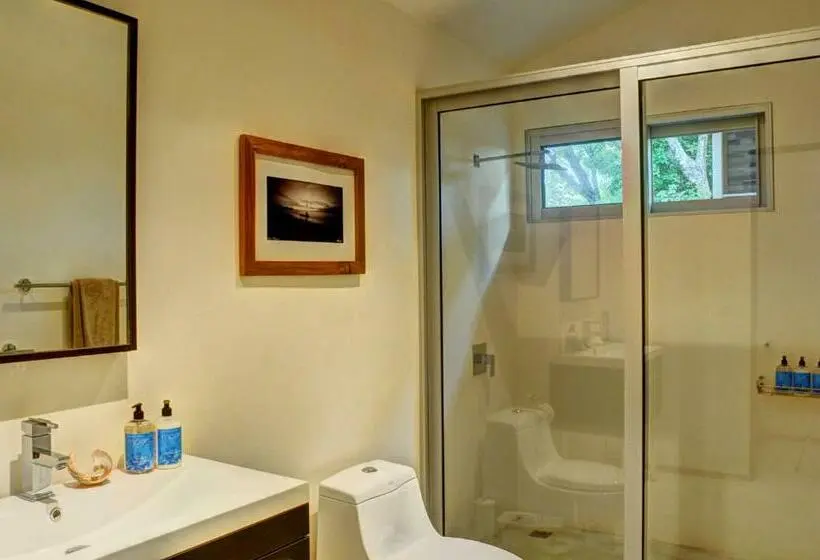 سوییت, Moana Surf Resort