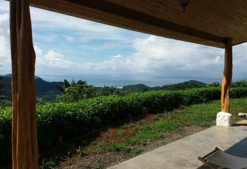 غرفة ديلوكس مطلّة علي البحر مزوَّدة بشُرفة, Peace & Lodge