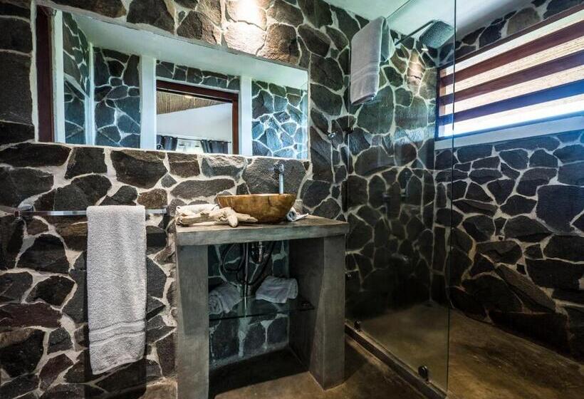 غرفة سوبيريور مطلّة علي البحر, Peace & Lodge