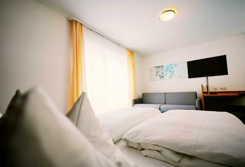 Classic Family Room, & Restaurant Grüner Baum