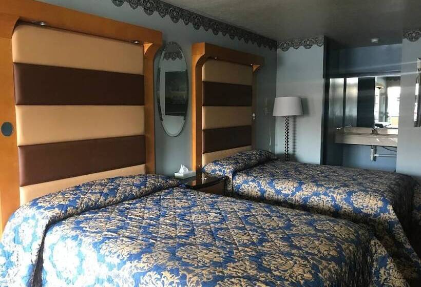 Номер Стандарт 2 Двуспальные Кровати, Village Inn