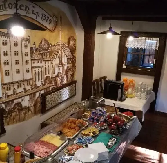 Basic Yhden Hengen Huone, Rodinný Hotel Myslivna