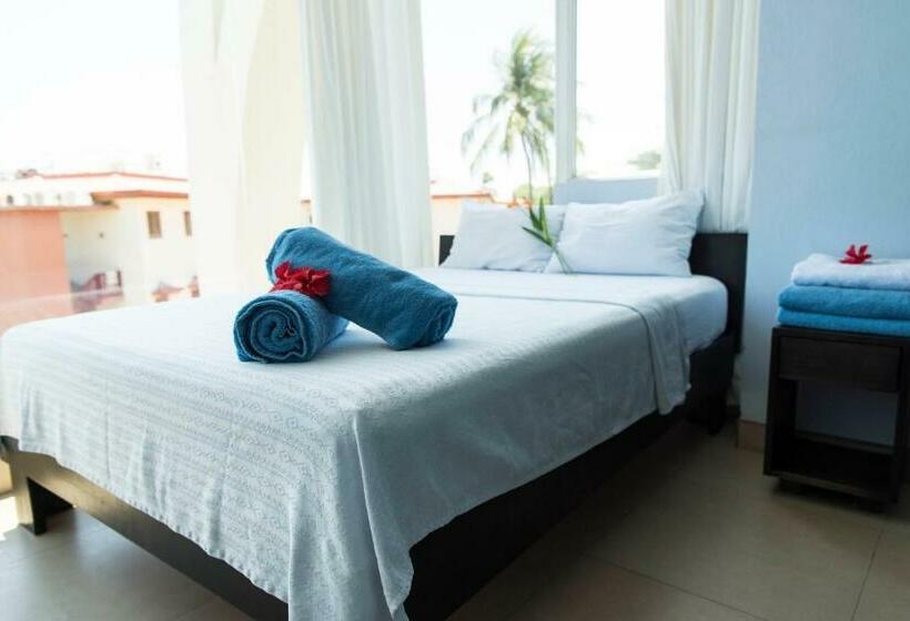 غرفة قياسية حمام مشترك, Room2board Hostel And Surf School