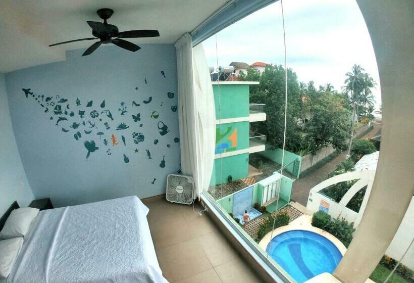 غرفة قياسية حمام مشترك, Room2board Hostel And Surf School