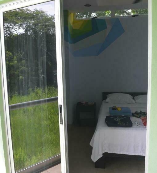 اتاق استاندارد, Room2board Hostel And Surf School