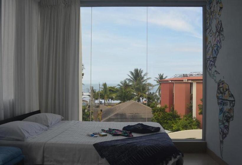 غرفة قياسية ثلاثية حمام مشترك, Room2board Hostel And Surf School