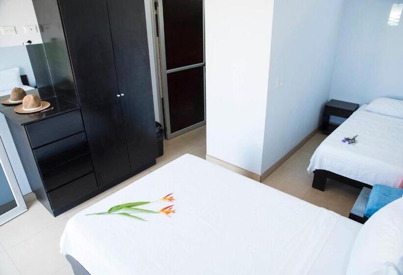 غرفة ديلوكس مطلّة علي البحر, Room2board Hostel And Surf School