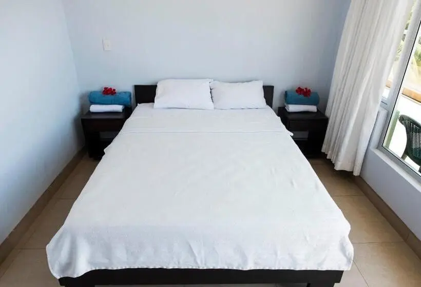 Standard-huone Merinäkymä, Room2board Hostel And Surf School
