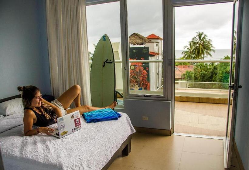 اتاق استاندارد با چشمانداز دریا, Room2board Hostel And Surf School
