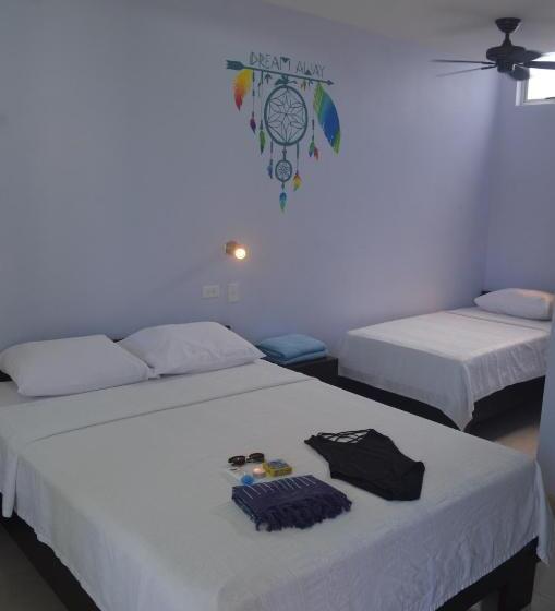 اتاق لوکس, Room2board Hostel And Surf School