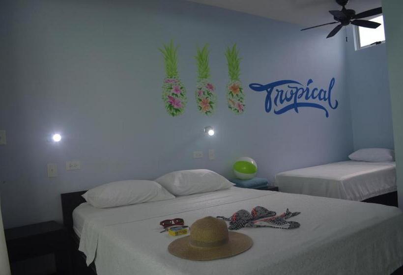 غرفة أساسية ثلاثية, Room2board Hostel And Surf School