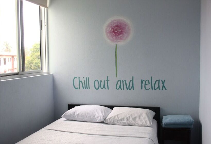 اتاق استاندارد با سرویس بهداشتی مشترک, Room2board Hostel And Surf School