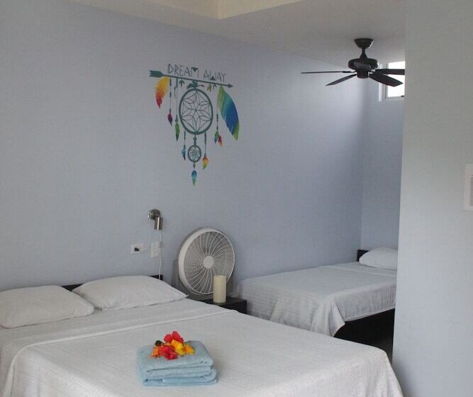 غرفة قياسية, Room2board Hostel And Surf School