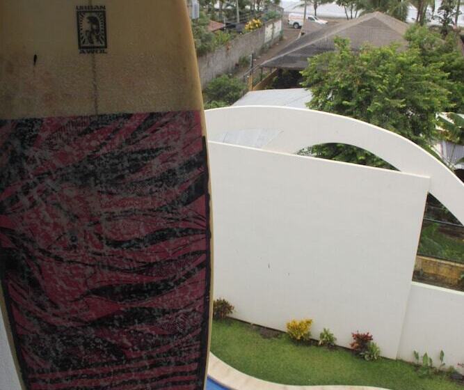 اتاق استاندارد با سرویس بهداشتی مشترک, Room2board Hostel And Surf School