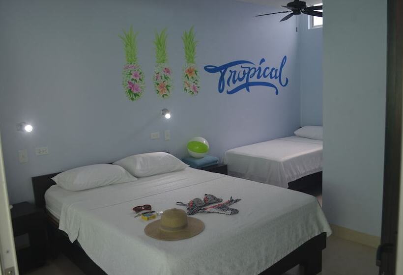 اتاق استاندارد, Room2board Hostel And Surf School