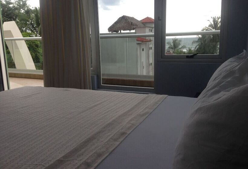 اتاق استاندارد, Room2board Hostel And Surf School