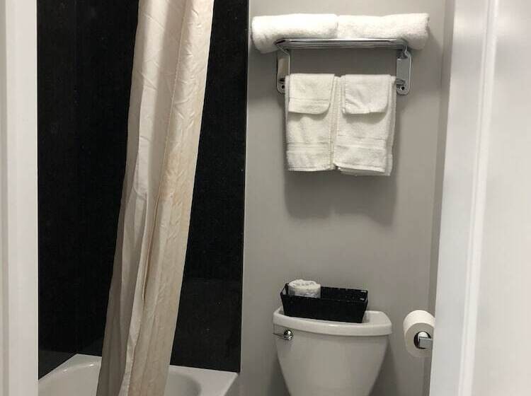 غرفه قياسيه سريرين مزدوجين, Aquarius Motel