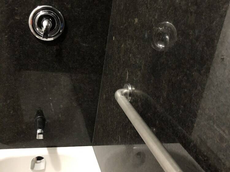 غرفه قياسيه سريرين مزدوجين, Aquarius Motel