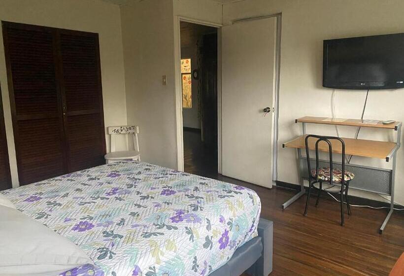 标准工作室, Casa Familiar La Tortuga