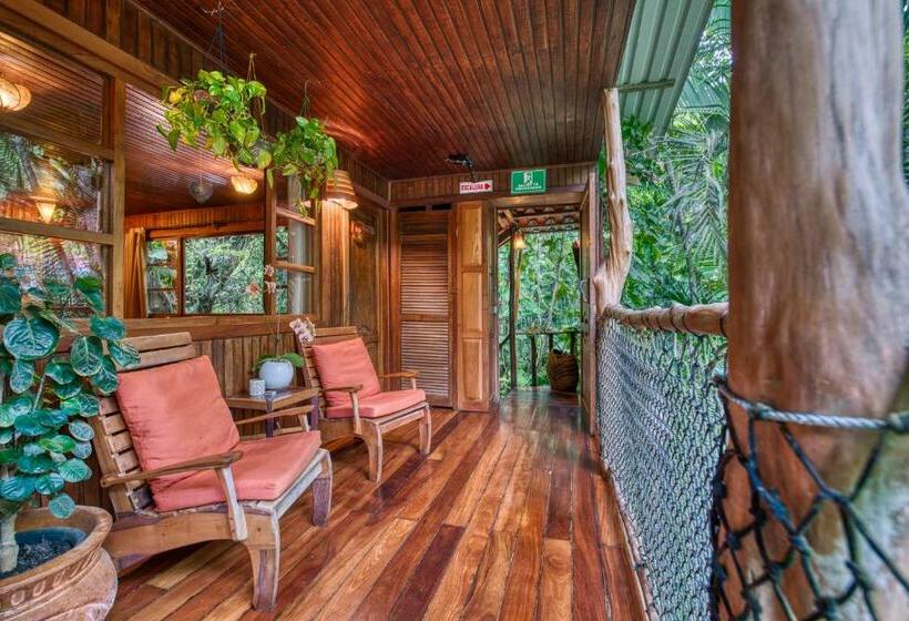 اتاق خانوادگی با چشمانداز جانبی دریا, Amor De Mar