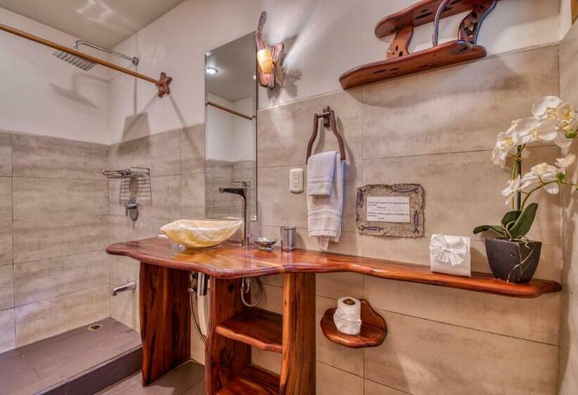 اتاق خانوادگی با چشمانداز جانبی دریا, Amor De Mar