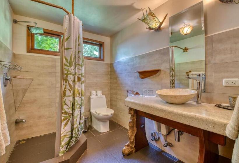 اتاق لوکس با چشمانداز دریا, Amor De Mar