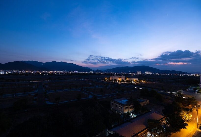 سوئیت کلاب, An Vista