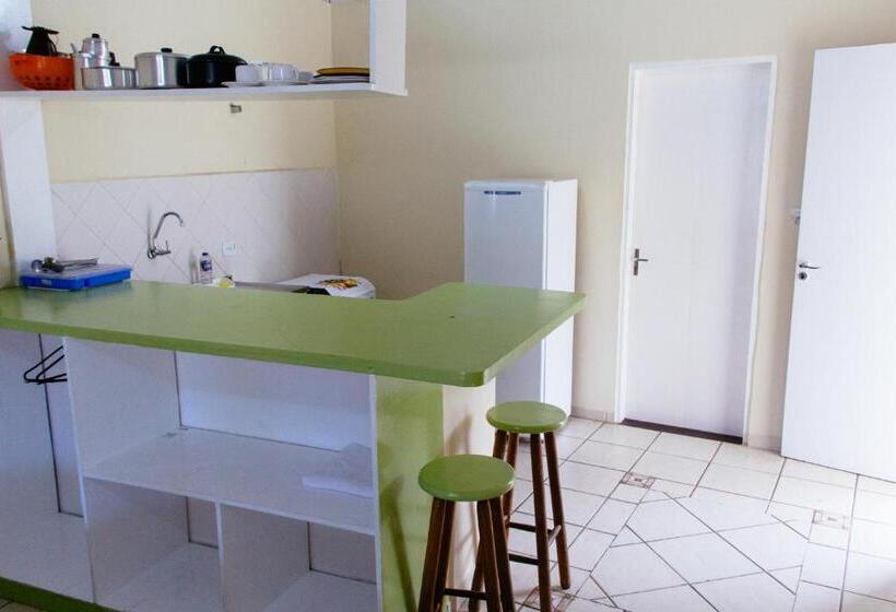 Apartamento 1 Dormitório com Terraço, Arco Iris Chalés I