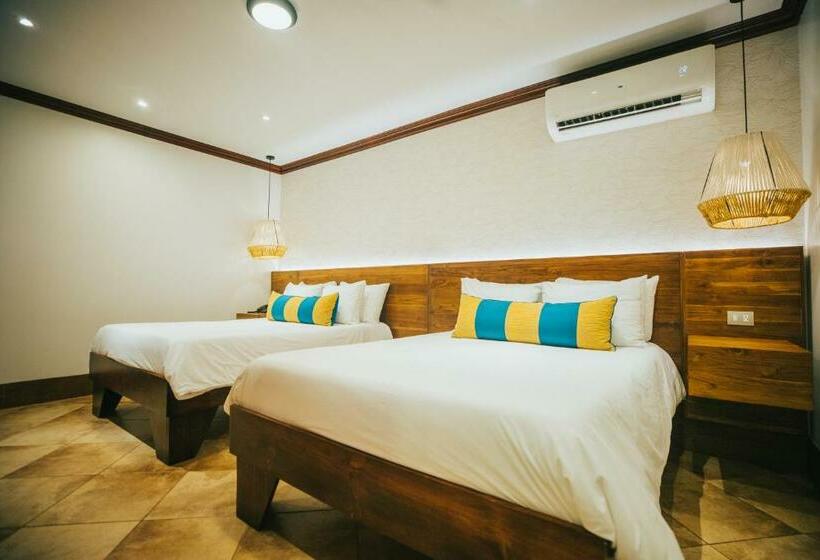 جناح جونيور, Bosque Del Mar Playa Hermosa