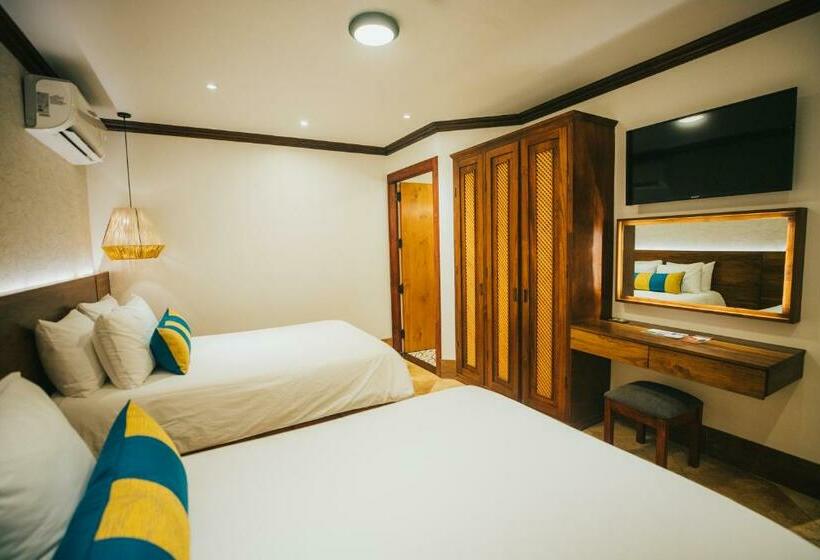 جناح جونيور, Bosque Del Mar Playa Hermosa