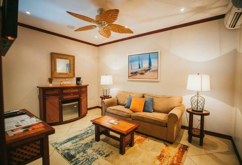 جناح, Bosque Del Mar Playa Hermosa