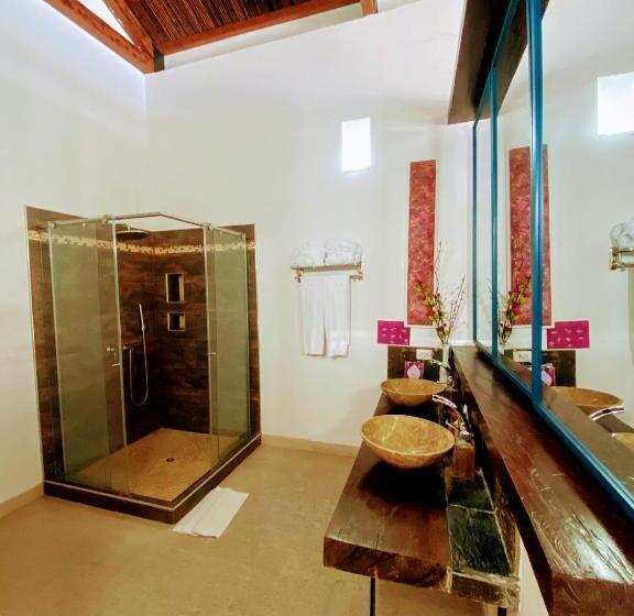 스위트, Casa De Leda, A Kali