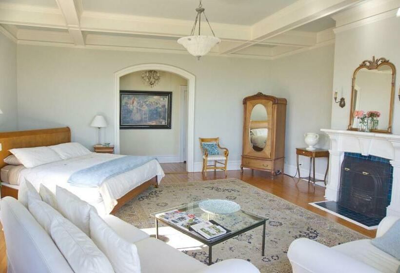 سوئیت با تخت بزرگ, Fairholme Manor Inn