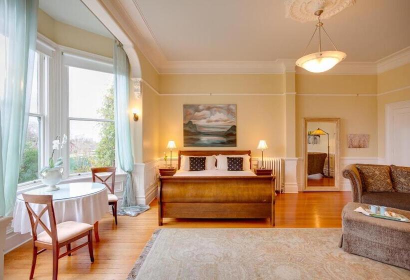 سوئیت با تخت بزرگ, Fairholme Manor Inn