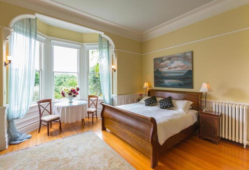سوئیت با تخت بزرگ, Fairholme Manor Inn