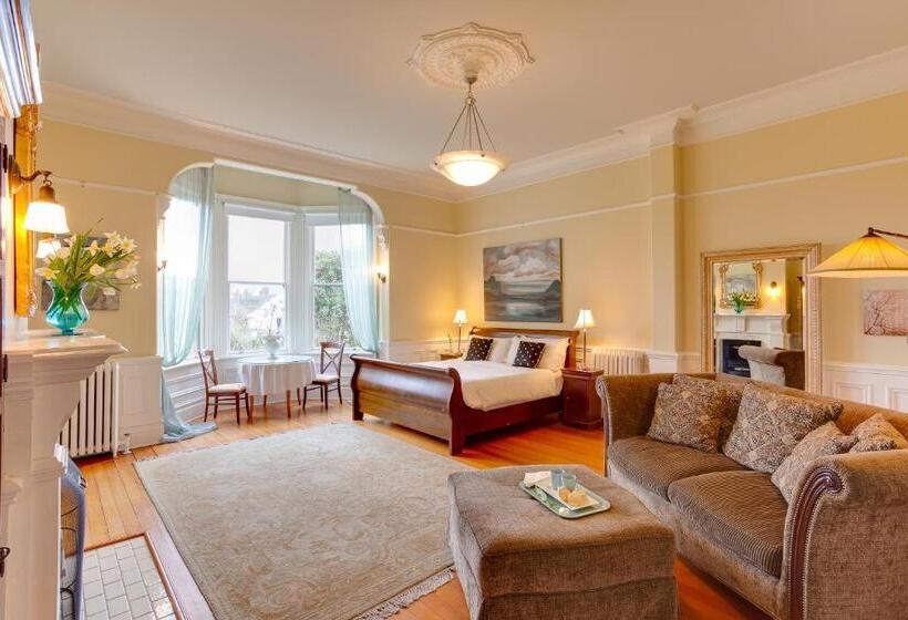 سوئیت با تخت بزرگ, Fairholme Manor Inn