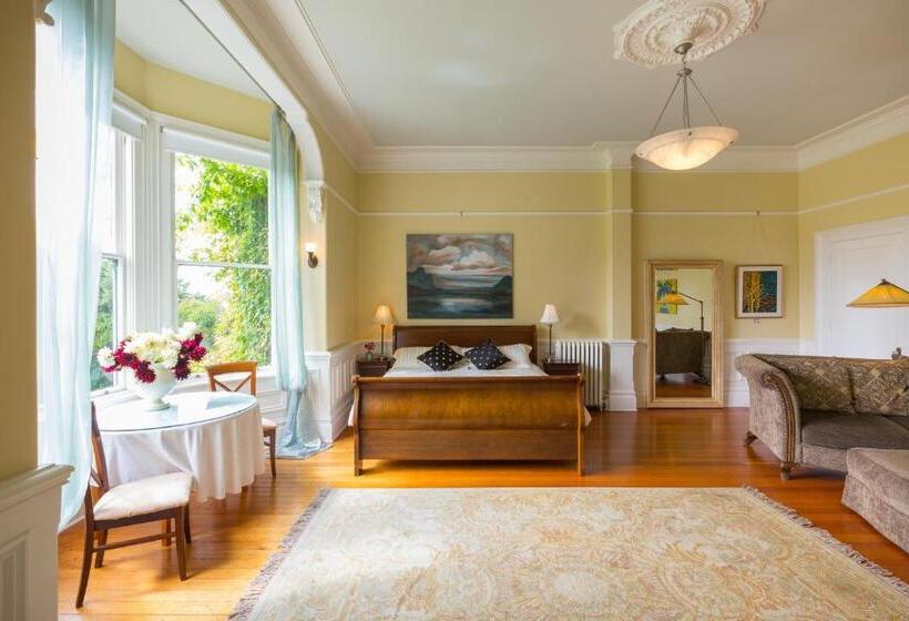 سوئیت با تخت بزرگ, Fairholme Manor Inn