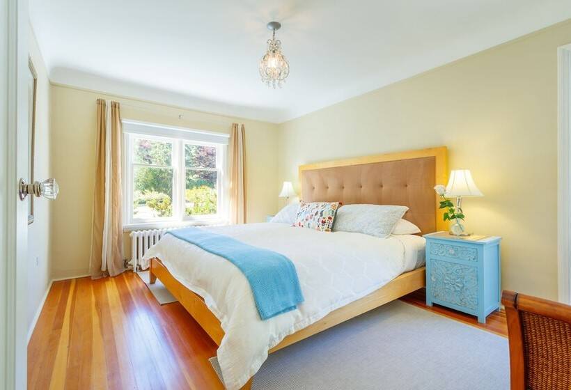 سوئیت پنت هاوس, Fairholme Manor Inn