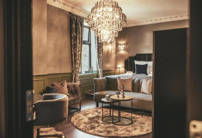 جناح جونيور, Fredrikstad