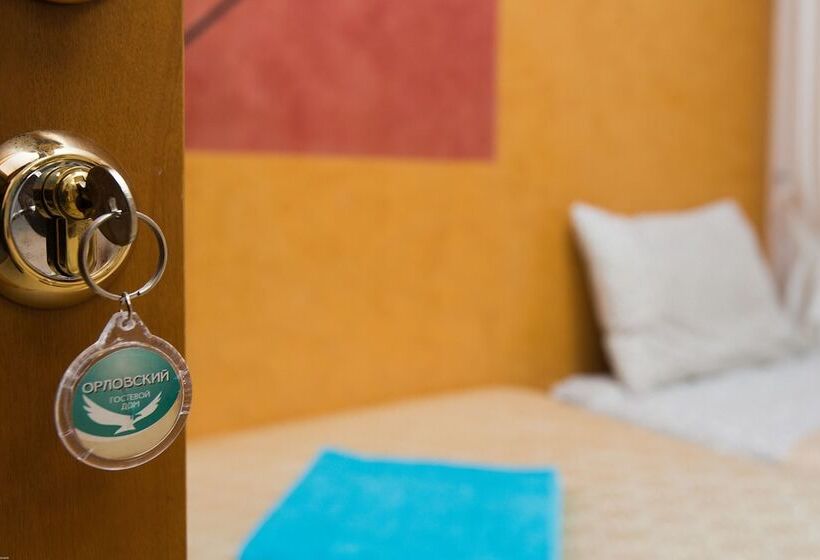 اتاق استاندارد چهارنفره با سرویس بهداشتی مشترک, Guest House Orlovskiy