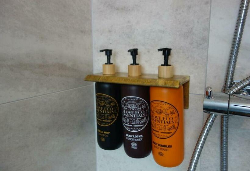 带露台的小型套房, Kastanjelund