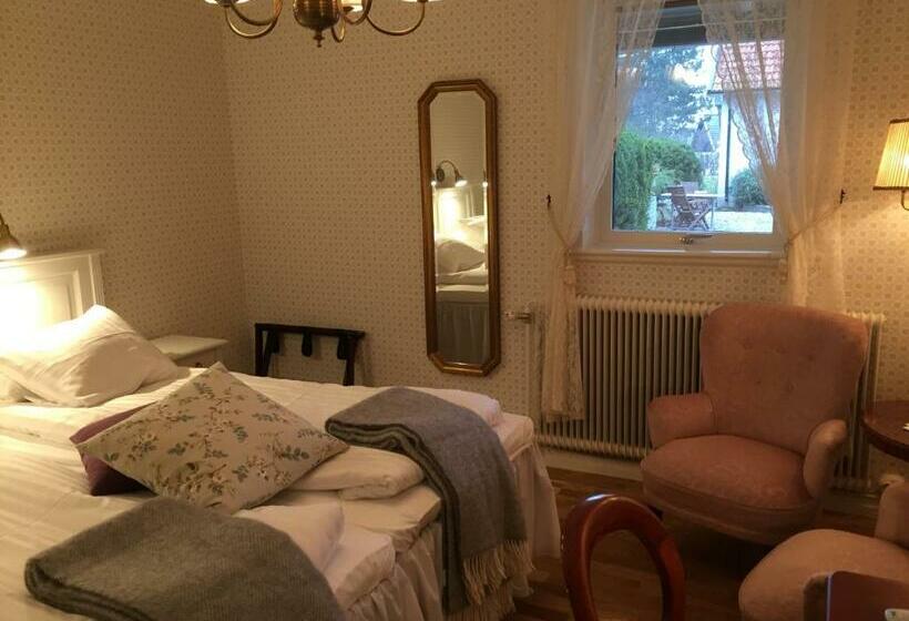 基本间, Kastanjelund