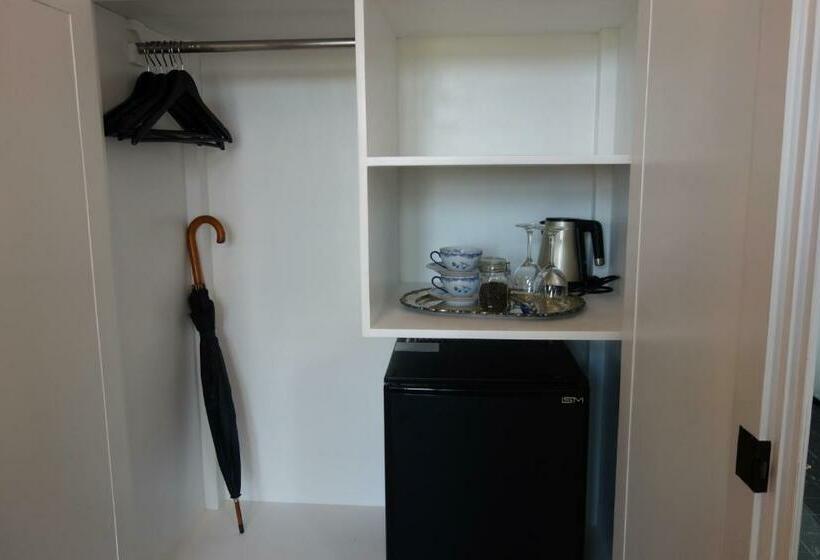 带露台的小型套房, Kastanjelund