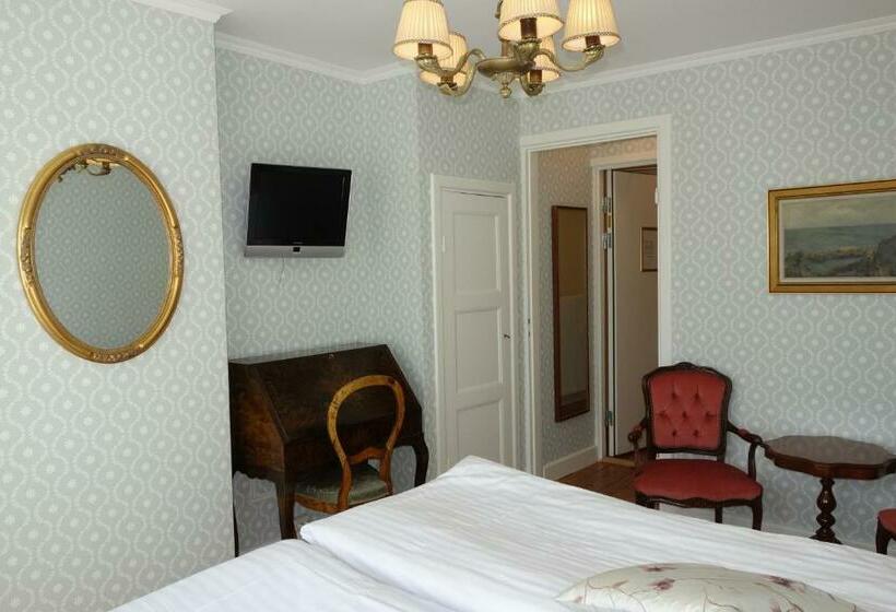 带阳台基本间, Kastanjelund