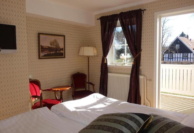 带阳台基本间, Kastanjelund