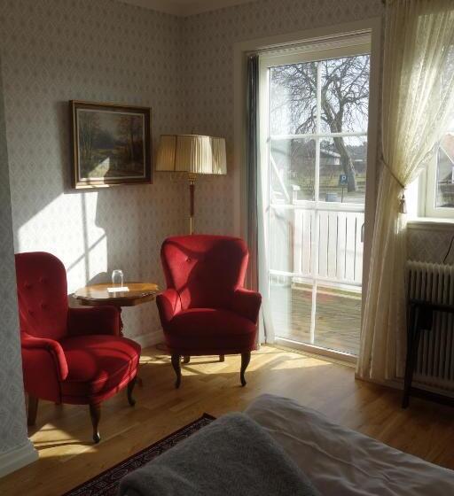 带阳台基本间, Kastanjelund