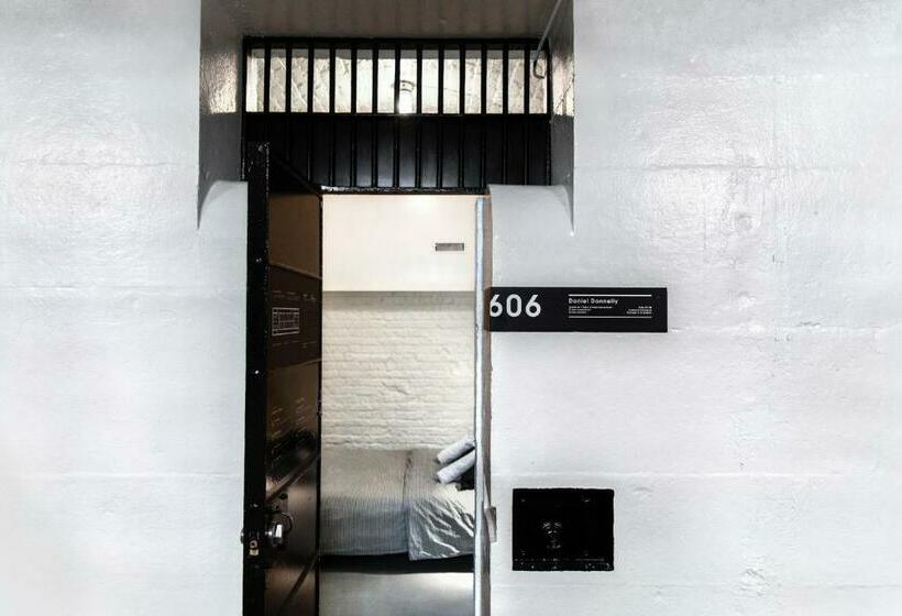 غرفة قياسية, Saintlo Ottawa Jail Hostel