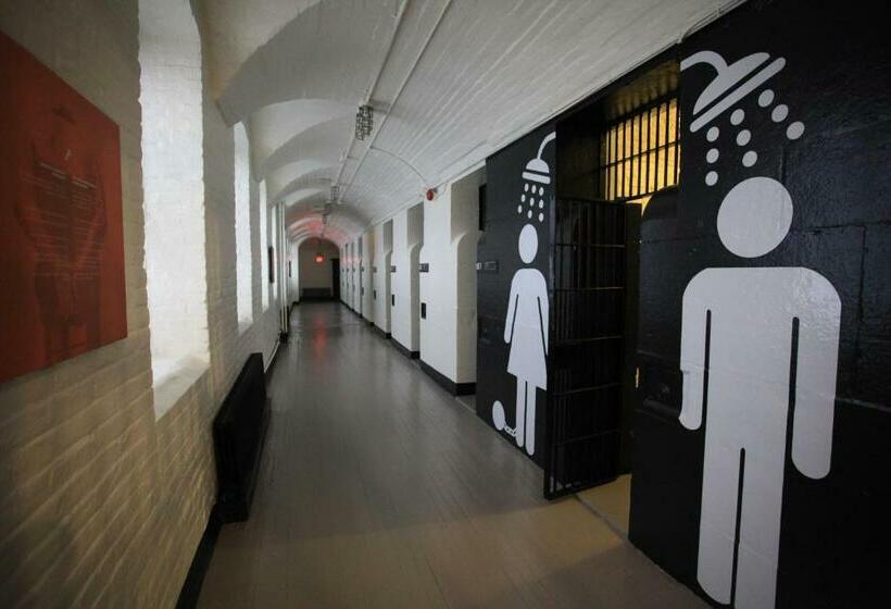 غرفة قياسية فردية, Saintlo Ottawa Jail Hostel
