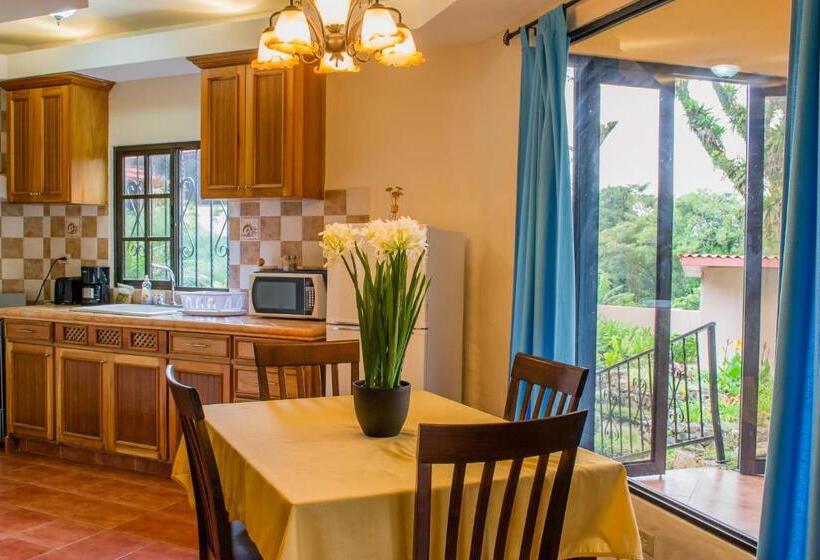 スイート, The Inn At Palo Alto